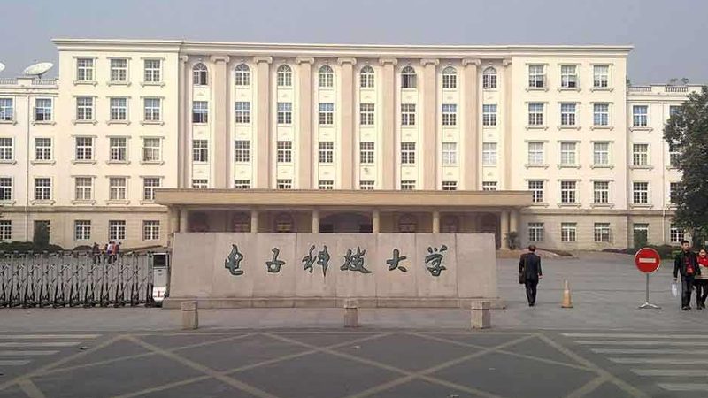 电阻分压计算器：电路设计中的得力助手